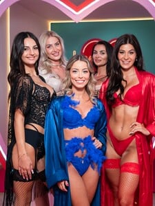 Love Island efekt: každá druhá žena při sledování cítí mizerně kvůli svému tělu. Jak reality show působí na tvou psychiku? 