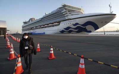 Ľudia s čínskym pasom sa na výletné lode nedostanú. Royal Caribbean a Norwegian Cruise Lines im zakázali vstup na palubu