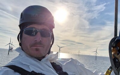 Lukáš servisuje veterné turbíny na mori: Špičkový technik zarobí 600 eur denne, prvú zákazku som našiel za polhodinu (Rozhovor)