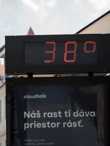 MAPA: Mnohé slovenské okresy sú ohrozené extrémnymi teplotami. Teploty sa tu šplhajú nad 40 stupňov Celzia