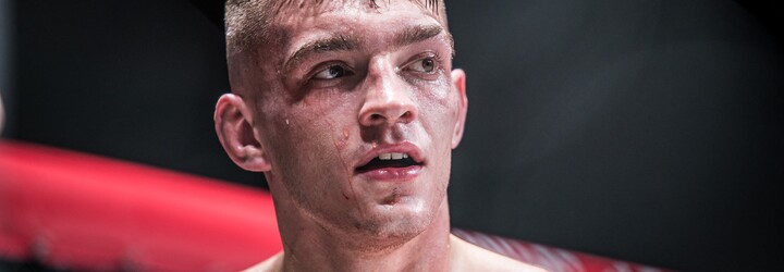 MMA bojovník Tadeáš Růžička ide do väzenia. Po útoku na muža na kúpalisku poslal súd bitkára za mreže