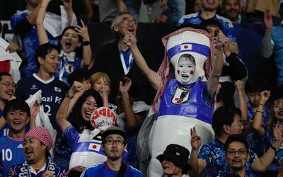 MS v Katare: Japonskí fanúšikovia žiadajú po výhre nad Nemeckom štátny sviatok. Futbalisti nechali po zápase čisto ako u doktora