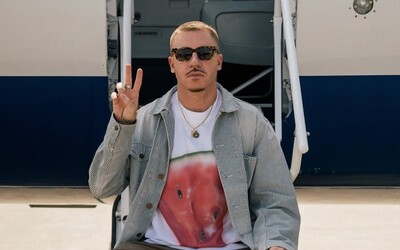 Macklemore ruší svoje koncerty v Dubaji. Týmto gestom vyjadruje nesúhlas s genocídou a prebiehajúcou vojnou v Sudáne