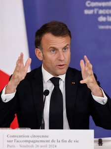 Macron chce diskutovat o jaderných zbraních v Evropě: Kontinent by měl přijmout obrannou strategii méně závislou na USA