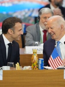 Macron sa tvrdo obul do Putina, reaguje na zmenu pravidiel použitia jadrových zbraní: Má na svedomí celosvetovú destabilizáciu