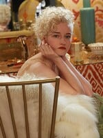 Madonna mieri na plátna kín. Stvárni ju známa americká herečka, ktorú môžeš poznať zo seriálu Inventing Anna