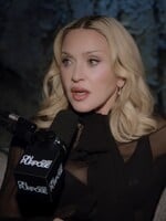 Madonna sa vraj stretla so svojou zosnulou matkou počas umelého spánku. Tvrdí, že ju motivovala k zmene života
