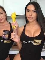 Majiteľom Pornhubu najviac vynáša porno, ktoré bolo na stránku nahraté z pomsty
