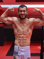Makhmud Muradov podepsal smlouvu s UFC! Česko-uzbeckému bojovníkovi se splnil sen