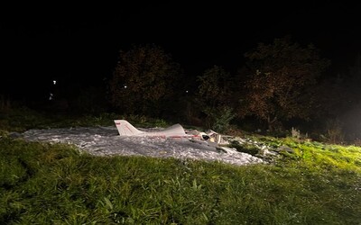 Malé lietadlo pri Senici padlo tesne vedľa rodinného domu. Polícia nehodu vyšetruje ako všeobecné ohrozenie