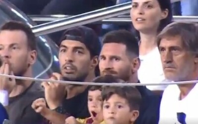 Malý syn Lionela Messiho se naplno radoval z gólu soupeřů. Suárez nemohl věřit vlastním očím