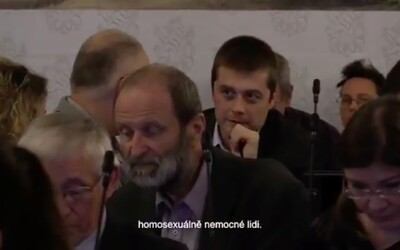 „Mám penzion a neubytovávám homosexuálně nemocné lidi,“ šokoval muž na debatě o manželství pro všechny. Podívej se na video