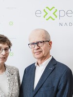 Manželé Dvořákovi věnují českým vědcům 1 milion korun na boj s koronavirem