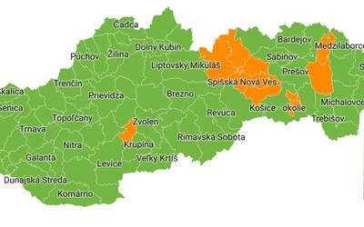 Mapa okresov, kde už môžu od pondelka v prevádzkach rozdeľovať na očkovaných a neočkovaných. Pribudli oranžové regióny