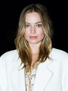 Margot Robbie se stala maminkou. Narodil se jí syn