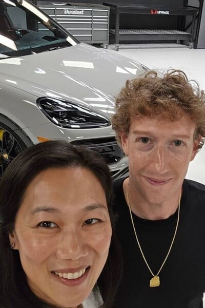 Mark Zuckerberg navrhol svojej manželke luxusné Porsche. Minivan má viac koní ako moja helikoptéra, vtipkuje na sociálnej sieti