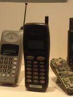Máš doma starý mobilní telefon? Pokud je na seznamu, můžeš ho prodat za stovky tisíc korun