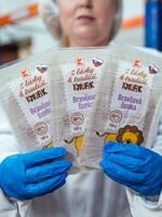 Masíruje sa až 8 hodín a pridávajú sa do nej tajné ingrediencie. Toto je realita obľúbenej slovenskej šunky