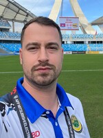 Matouš žije v Bruneji. „Neplatíme daně a zdravotní péče je tu zdarma, u domu můžeš najít i čtyřmetrovou krajtu“