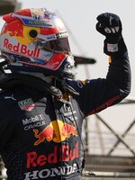Max Verstappen ovládol domáce preteky F1 v Holandsku. Hamilton od začiatku tlačil, ale nemal nárok na výhru
