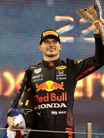 Max Verstappen údajne ignoroval Brada Pitta počas nakrúcania filmu F1. Nezúčastnil sa ani slávnostnej premiéry