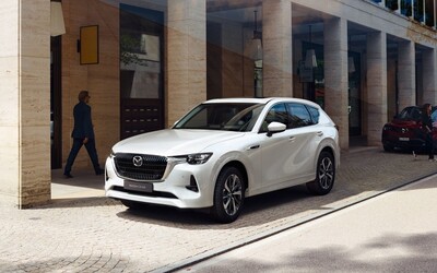 Mazda ide opäť proti prúdu. Úplne nové CX-60 má zadný pohon, šesťvalec pod kapotou a kúpiš ho aj u nás