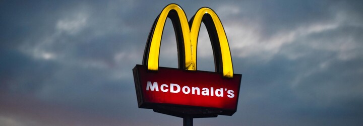 McDonald’s, Coca-Cola a Starbucks pozastavují fungování v Rusku