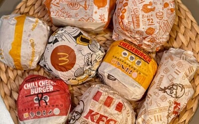McDonald's, KFC nebo Burger King? Otestovali jsme nejlevnější burgery z fastfoodů a víme, který řetězec tě zklame 