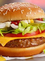 McDonald's představuje veganský hamburger, přivítej McPlant