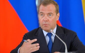 Medveděv varuje USA: Trumpova ultimáta prý mohou vést k válce s Ruskem
