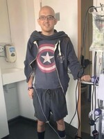 Měl rakovinu varlat, vážil 49 kilo a doktoři mu dávali tři měsíce života. „Chci být světovým šampionem,“ říká bojovník z Oktagonu