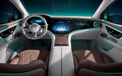 Mercedes-Benz odhalil interiér nového EQE SUV. Dominuje mu obrovský MBUX Hyperscreen