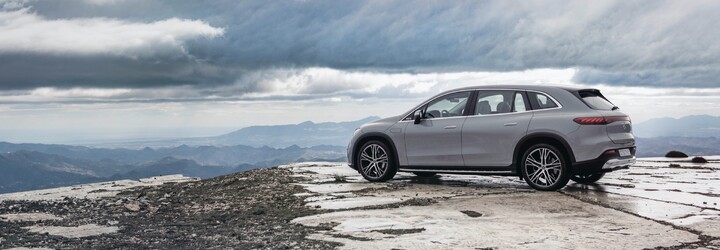 Mercedes-Benz představil elektrické EQS SUV. Nabízí luxus a dojezd až 660 km