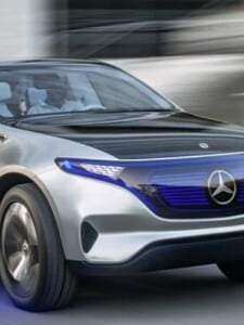 Mercedes bude predávať autá s autopilotom. Na diaľnici budú jazdiť rýchlosťou 95 km/h