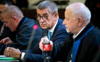 Měsíc je planeta sluneční soustavy, myslí si Babiš. Na řadu otázek dětí ze základního učiva nedokázal odpovědět