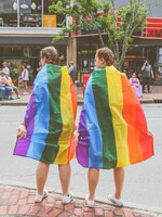 Meta po novom používateľom umožní hovoriť, že LGBTQ ľudia sú duševne chorí. Spoločnosť sa inšpirovala Elonom Muskom