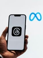 Meta vytáhla proti „svlékacím“ appkám. Umělá inteligence generující nahé fotky lidí měla desítky tisíc reklam