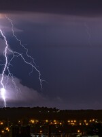 Meteorologové varují: Česko v pátek zasáhnou vedra i intenzivní bouřky