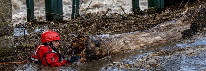 Meteorologové zvýšili výstrahu před silným větrem, hrozí i vzestup hladin řek