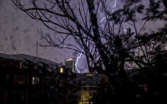 Meteorológovia varujú: výstraha 2. stupňa platí pre okresy na strednom Slovensku