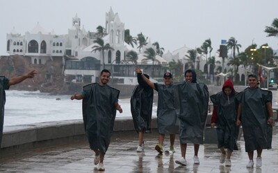 Mexiko zasáhne hurikán. Očekávají se silné deště, vysoké vlny i sesuvy půdy