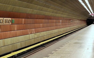 Mezi Náměstím Míru a Želivského nejezdilo metro, úsek zastavila nehoda