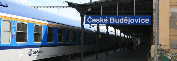 Mezi Plzní a Českými Budějovicemi nejezdí vlaky, prudký déšť podemlel trať