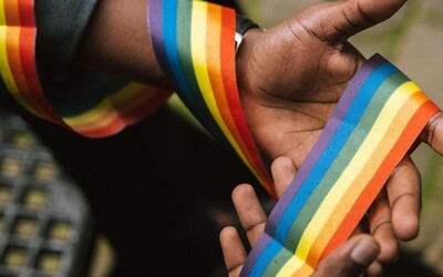 Mezinárodní den proti homofobii, bifobii, intersexfobii a transfobii. Proč je třeba jej připomínat?