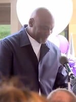 Michael Jordan otvoril ďalšiu kliniku pre ľudí zadarmo. Do zdravotníctva nezištne investoval už viac ako 10 miliónov