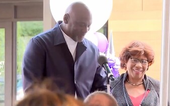Michael Jordan otvoril ďalšiu kliniku pre ľudí zadarmo. Do zdravotníctva nezištne investoval už viac ako 10 miliónov