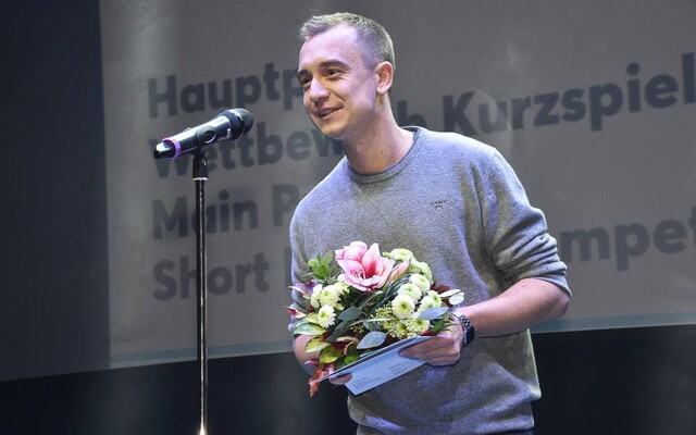 Michal Blaško: Ešte počas štúdia vyhral Českého leva, točil Slovanov aj Za sklom. Teraz mieri s celovečerným debutom do Benátok