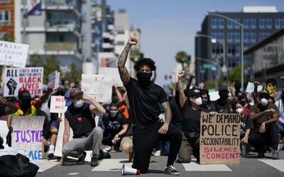 Michal Šopor: Policisté v Los Angeles jsou úplně pos***í. Demonstrujících je hodně a mají toho dost (Rozhovor)