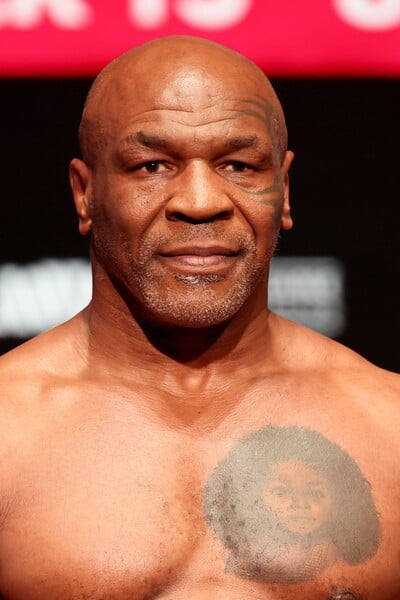 Mike Tyson našel nového vyzyvatele. Už se s ním dobře zná, ukousl mu totiž ucho