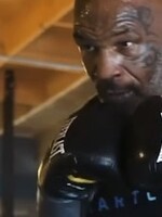 Mike Tyson v novém videu ukazuje fenomenální rychlost. Legenda boxu usilovně pracuje na návratu do ringu